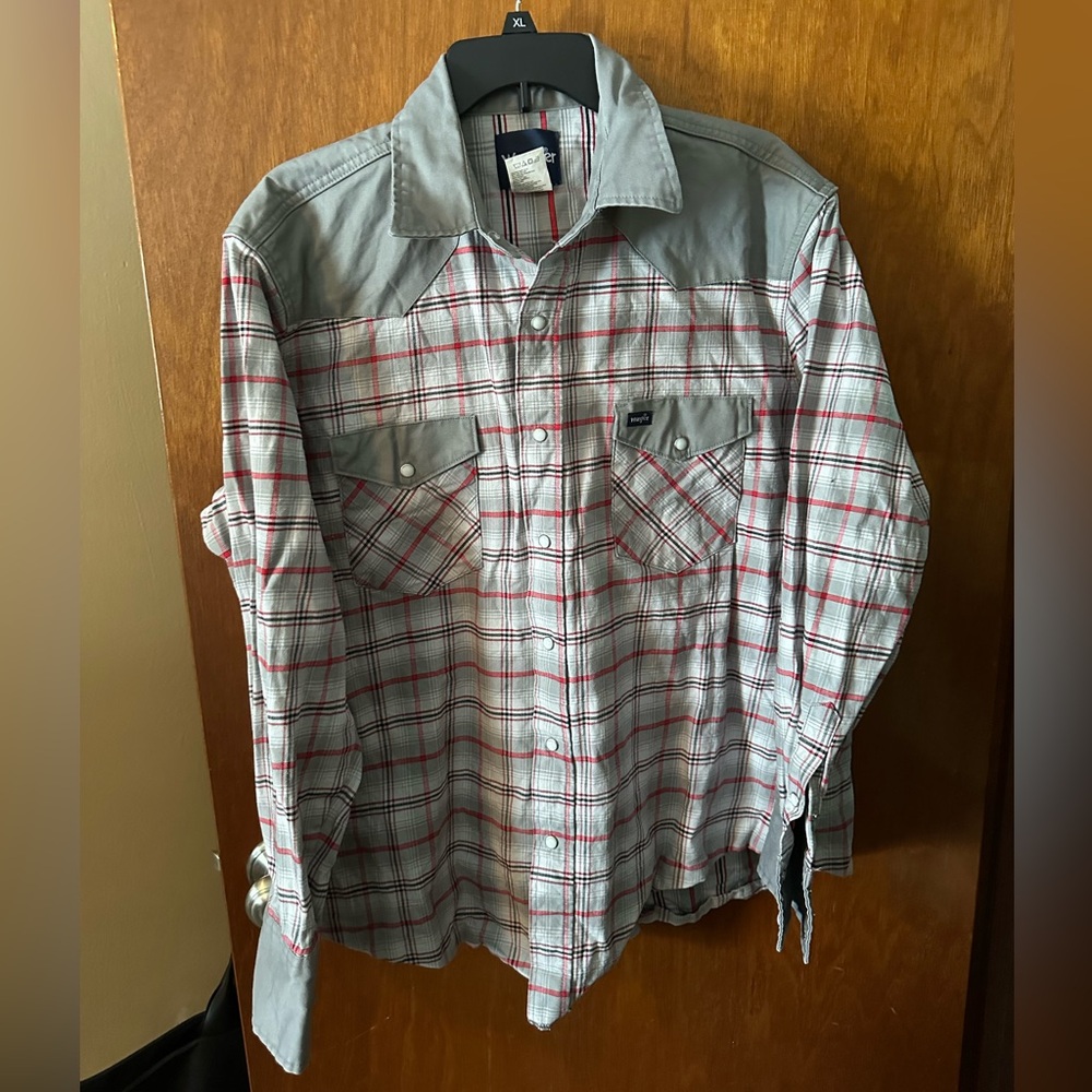 Wrangler button down shirt